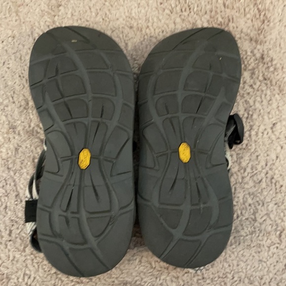 Chacos! - Picture 2 of 5